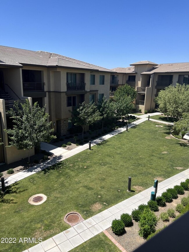 Building Photo - 17850 N 68th St