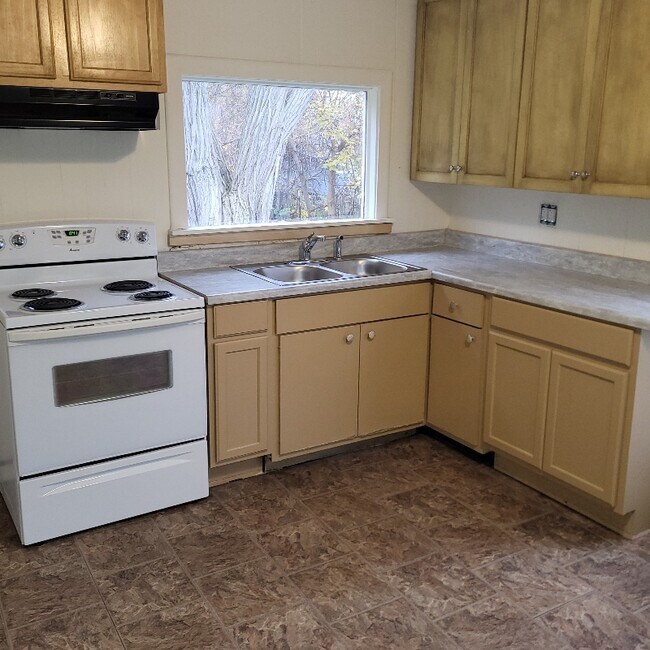 Foto del edificio - 1322 E Napier Ave