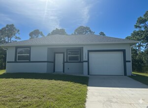 Building Photo - 12279 Del Rio Dr