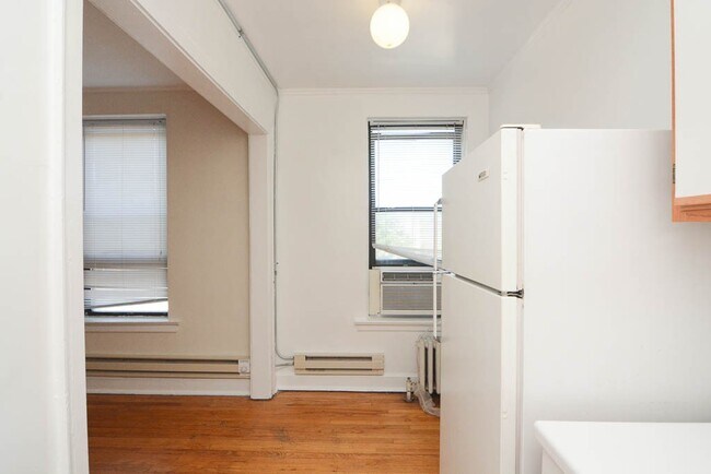 Foto del edificio - 3345 N Marshfield Ave