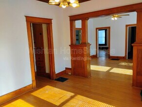 Building Photo - 1086 N Cedar St