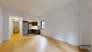 Building Photo - 222 E 39th St