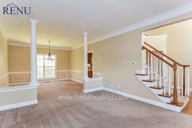 Foto del edificio - Now Available!