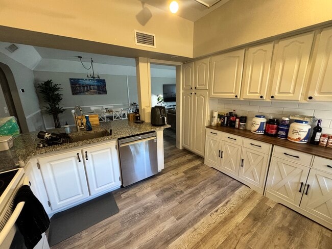 Photo - 604 Cordova Green Apartment