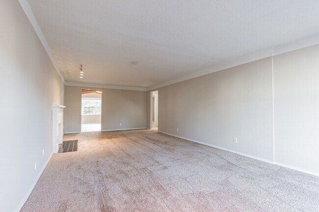 Foto del edificio - 650 17th St NE
