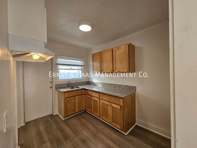 Building Photo - 1145 Linden Ave