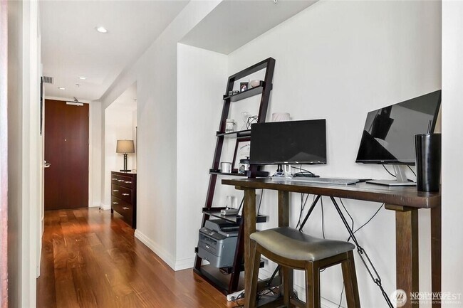 Foto del edificio - 10700 NE 4th St