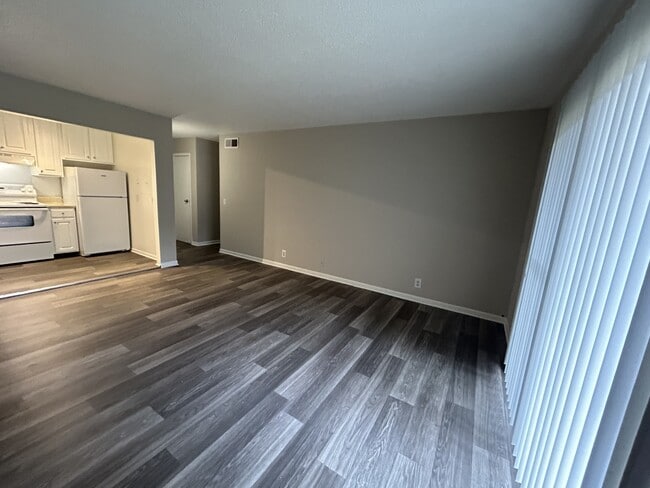 LIVING ROOM - Pine Brook Apartments