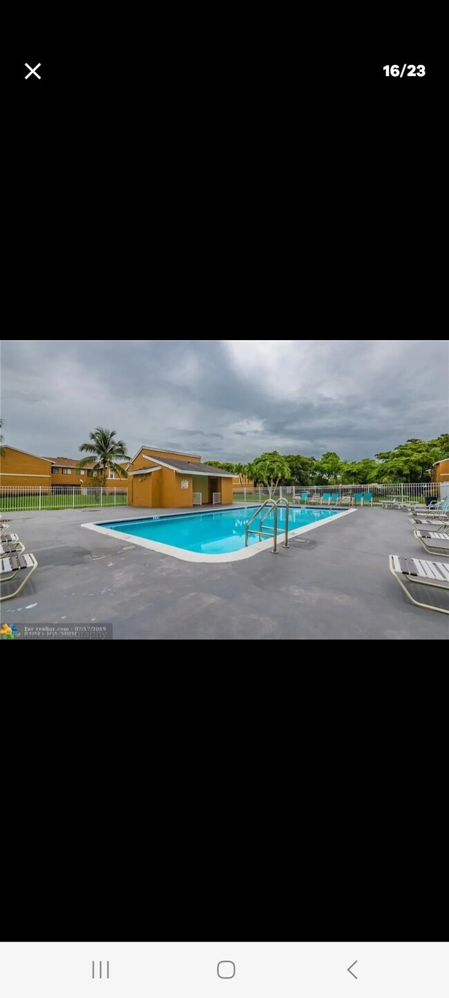 Building Photo - 8073 NW 71st Ct