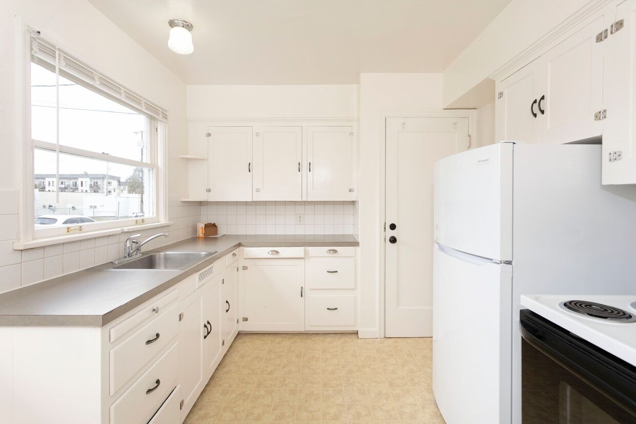 Charming 2 Bedroom Bungalow in North Portland - Charming 2 Bedroom Bungalow in North Portland