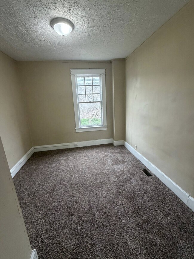 Foto del edificio - 715 Elberon Ave