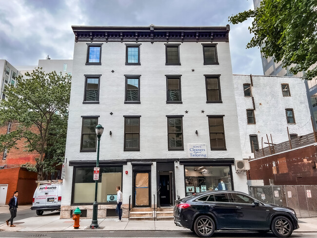 Beautiful, Newly Renovated Apartment in the Heart of Center City - 16 S 20th St