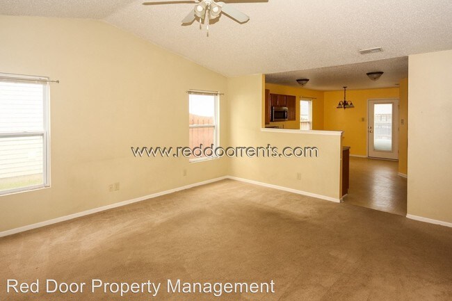 Building Photo - 3 br, 2 bath House - 10874 Woods Dr