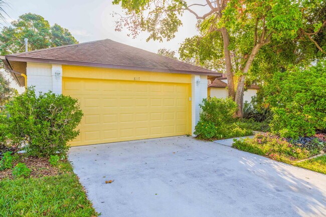 Foto del edificio - 817 SW 9th Ave