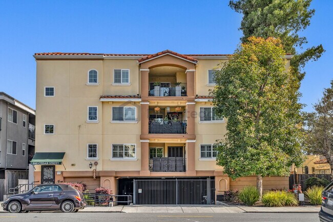 Foto del edificio - 641 Cedar St
