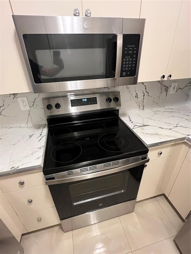 Foto del edificio - 11060 SW 196th St