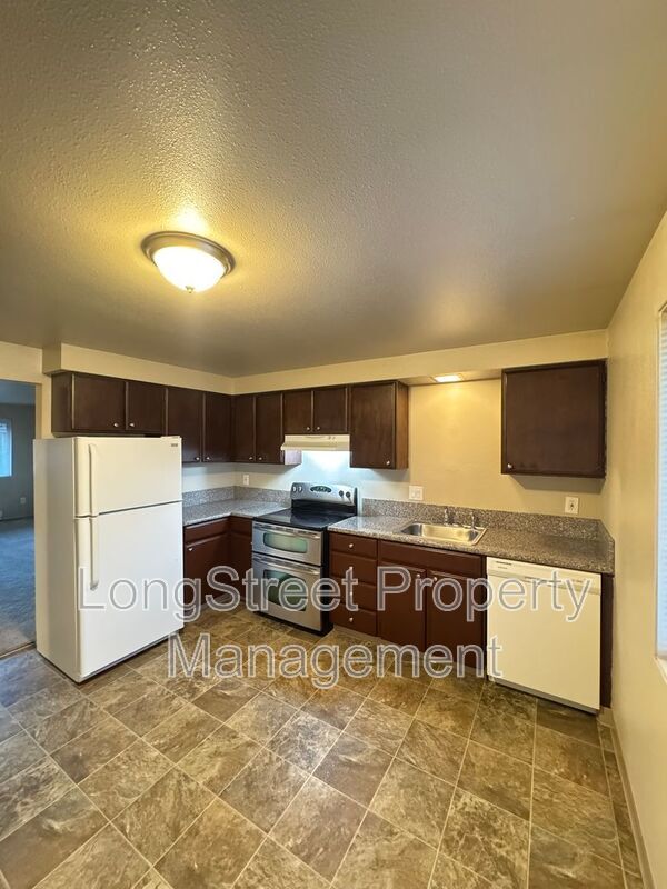 Foto del edificio - 970 NW Garfield Ave