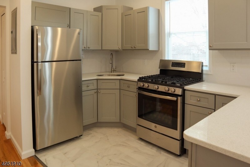 Foto principal - 373 N 6th St