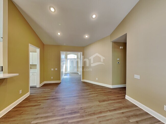 Foto del edificio - 9319 Stawell Dr