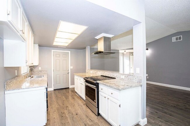 Foto del edificio - 8355 Middle River Ct