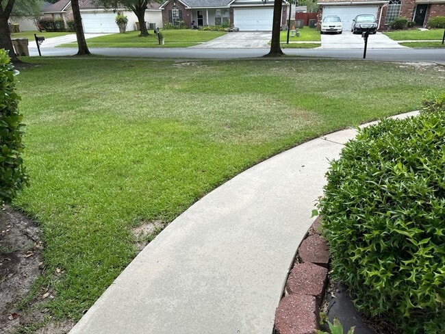 Building Photo - 247 Laurel Hill Cir