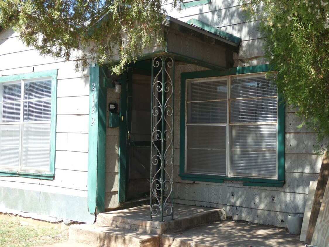 Primary Photo - 2122 N 6th St