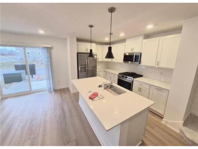 Foto del edificio - 14930 Archdale Ln