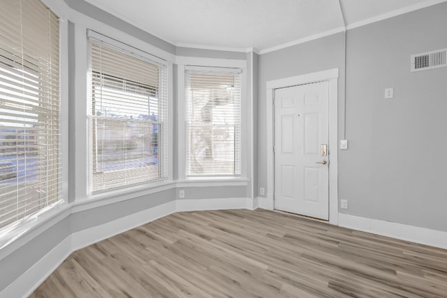 Foto del edificio - 3860 Dodge St