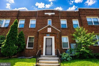 Building Photo - 1633 E St NE