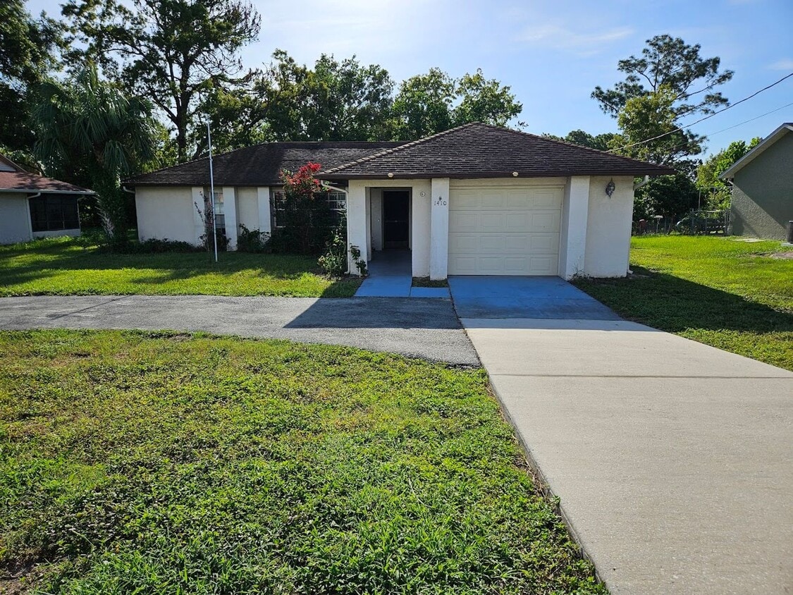 Primary Photo - 3/2/1 Home for rent in Spring Hill 34609