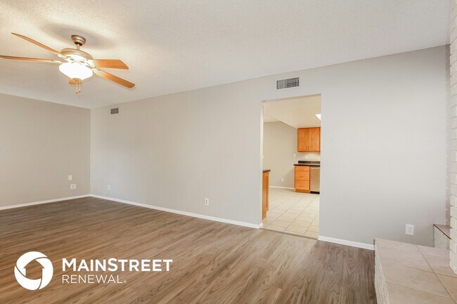 Building Photo - 2632 E Hillery Dr