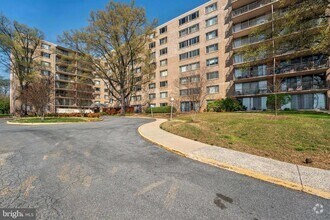 Building Photo - 4410 Oglethorpe St
