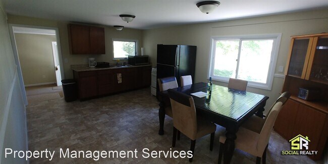 Foto del edificio - 4 br, 1 bath House - 10790 E Traverse Hwy