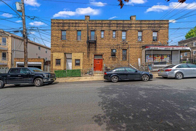 Building Photo - 245 Liberty Ave