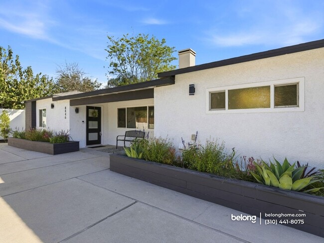 Building Photo - 8446 Penfield Ave