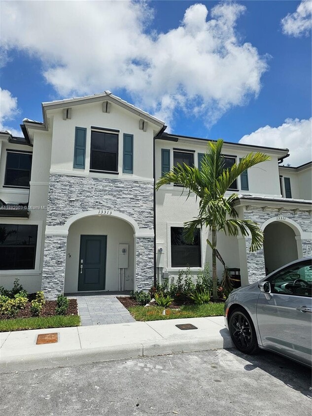 Foto principal - 13313 SW 285th St