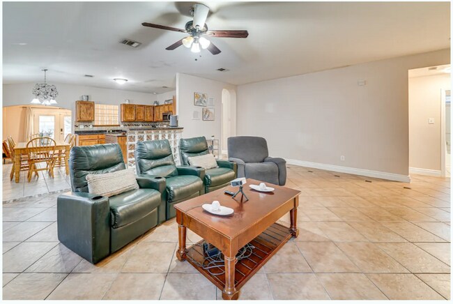 Photo - 10330 Lion Hunt House