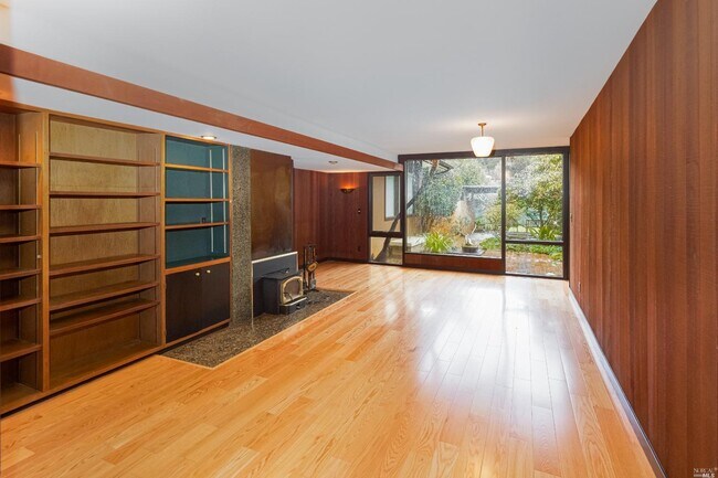 Foto del edificio - 548 Marin Ave