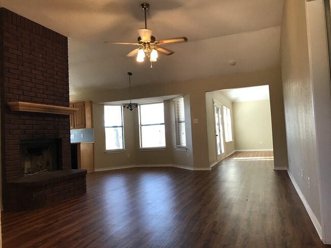 Foto del edificio - "Burleson Texas Homes for Rent" 1 ACRE FEN...