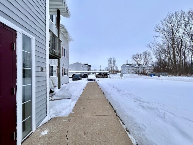 Foto del edificio - 585 W Randall St