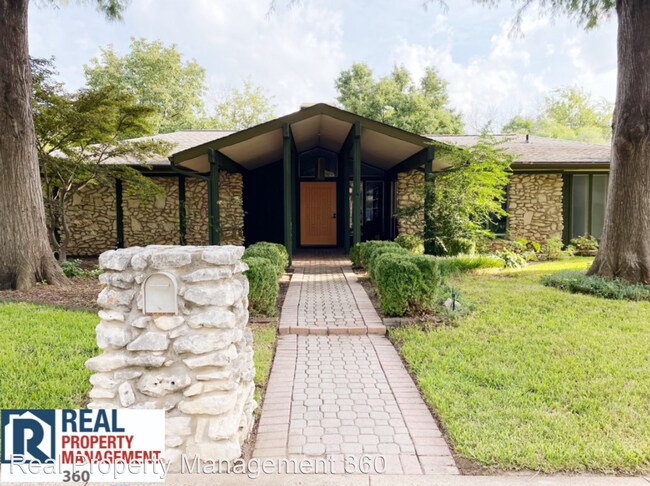 Foto del edificio - 4 br, 3 bath House - 304 Brookview Dr