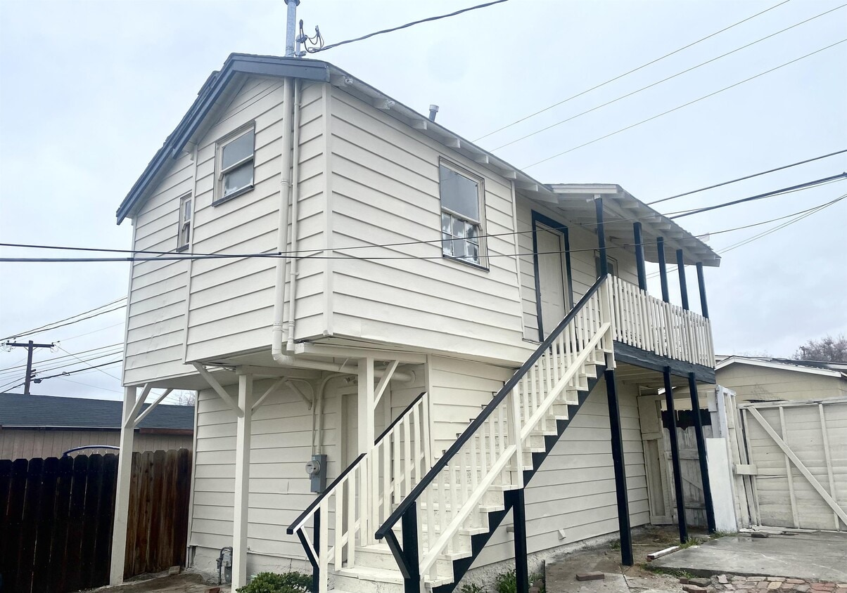 407 A St, Taft, CA 93268 Townhome Rentals in Taft CA