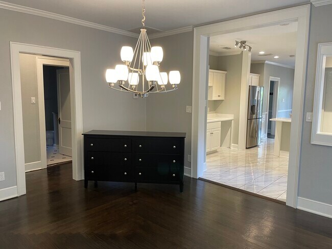 Building Photo - 834 Thomasson Dr