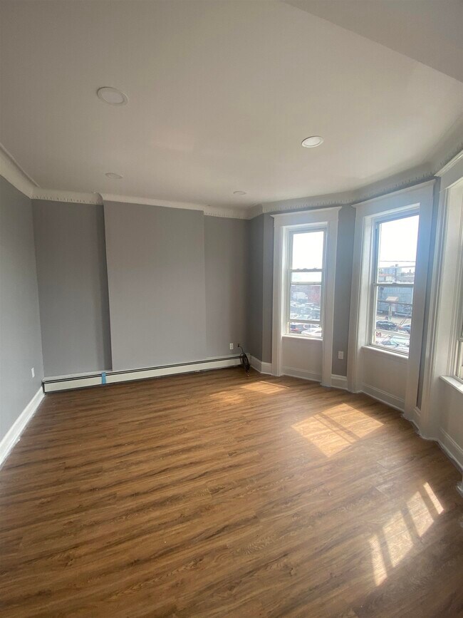 Foto del edificio - 5711 Madison St