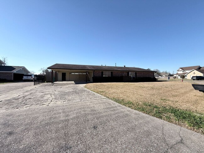 Foto del edificio - House For Rent with Pool