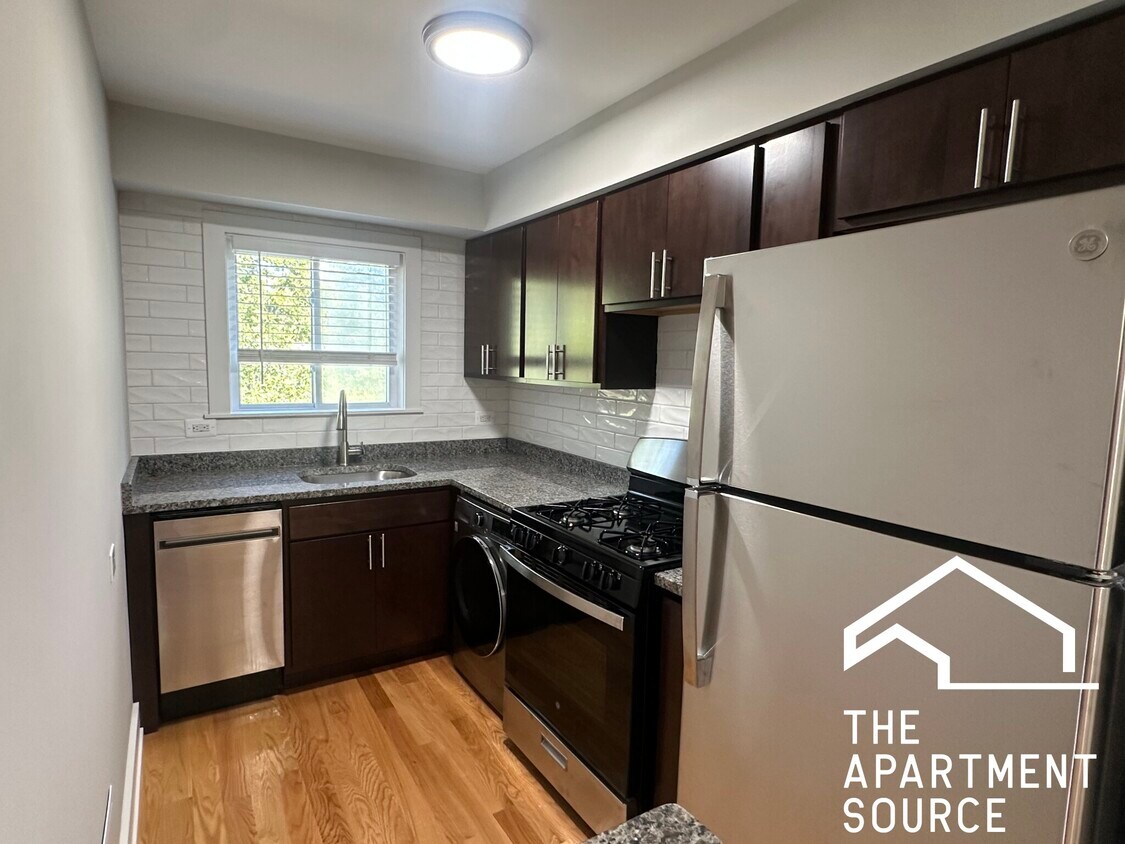 Foto principal - 696 Elm Pl