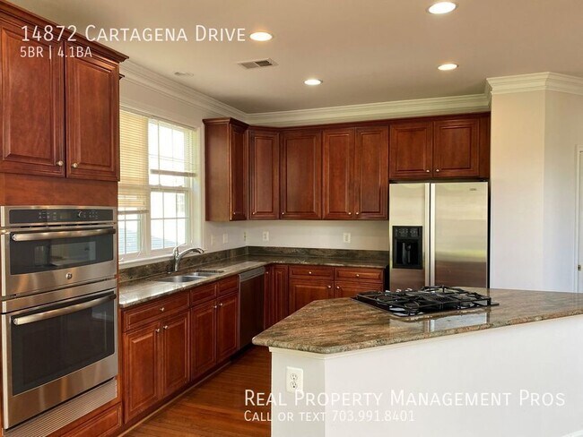 Foto del edificio - Qualify for a zero deposit?
