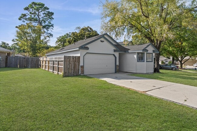 Building Photo - 22935 Sherioaks Ln