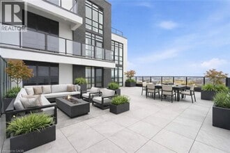 Building Photo - 461 Green Rd