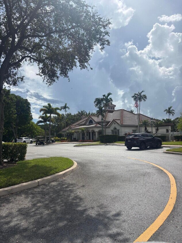 Foto principal - 2050 Alta Meadows Ln